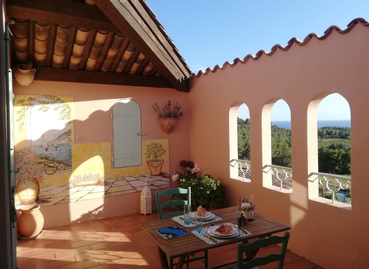 Apartamento Hameau Des Amandiers - Vue Mer, Golf Et Vignes Saint-Cyr-sur-Mer Exterior foto