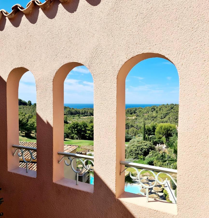 Apartamento Hameau Des Amandiers - Vue Mer, Golf Et Vignes Saint-Cyr-sur-Mer Exterior foto