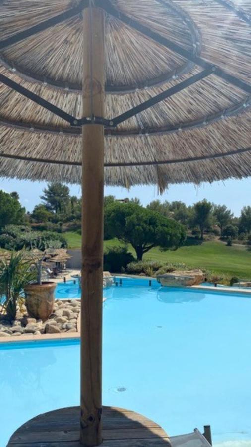 Apartamento Hameau Des Amandiers - Vue Mer, Golf Et Vignes Saint-Cyr-sur-Mer Exterior foto